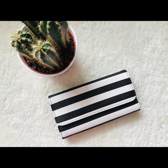 KUT FROM THE KLOTH WALLET - Picture 1 of 3